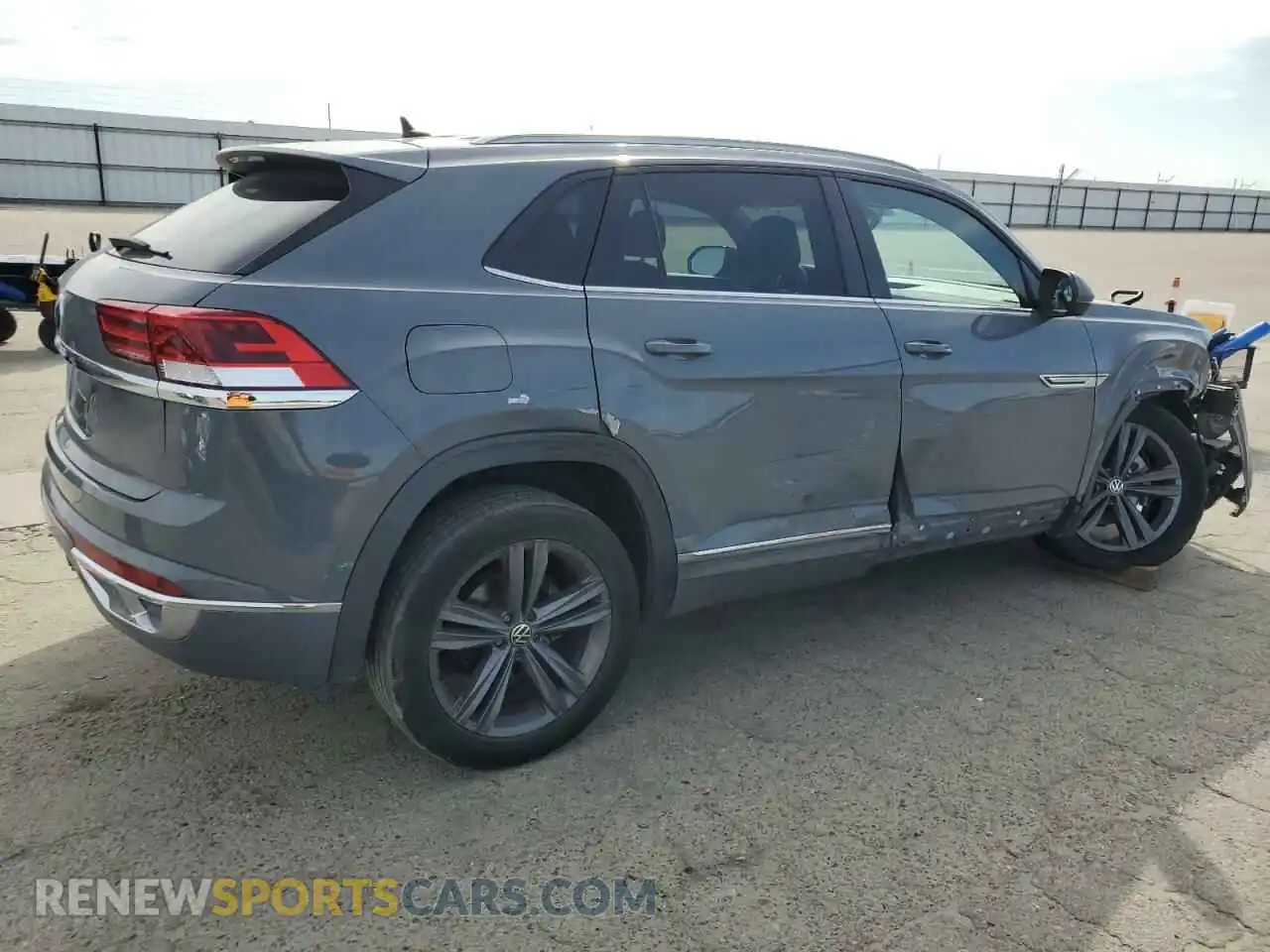 3 Photograph of a damaged car 1V2ME2CA2MC236493 VOLKSWAGEN ATLAS 2021