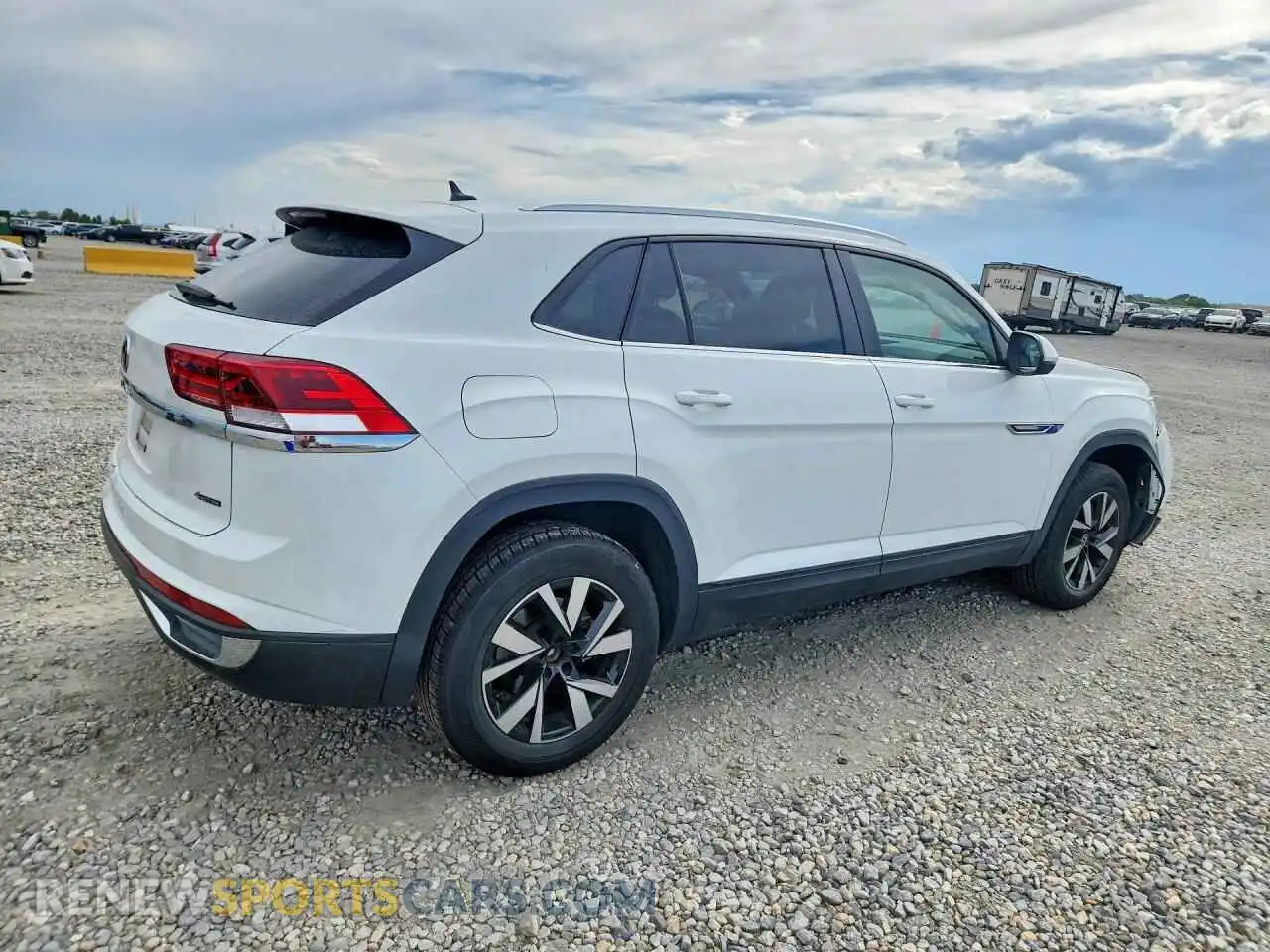 3 Photograph of a damaged car 1V2LC2CA6PC226152 VOLKSWAGEN ATLAS 2023