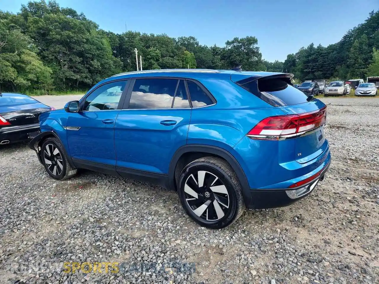 2 Photograph of a damaged car 1V2HE2CA2RC234378 VOLKSWAGEN ATLAS 2024