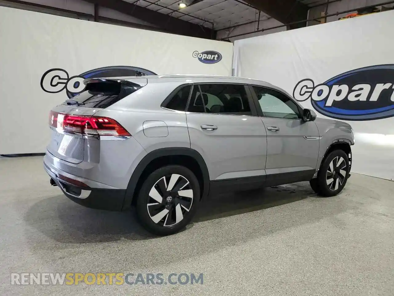 3 Photograph of a damaged car 1V2WE2CA8SC204492 VOLKSWAGEN ATLAS 2025