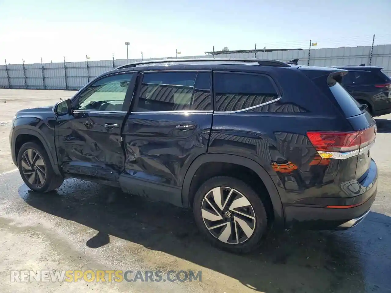 2 Photograph of a damaged car 1V2WR2CA8SC503596 VOLKSWAGEN ATLAS 2025
