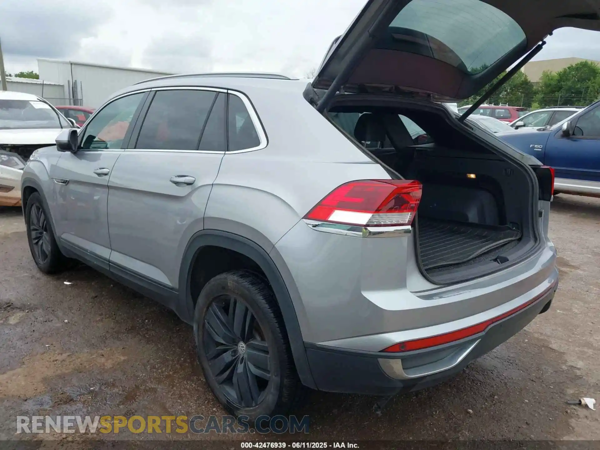 3 fotografías del automóvil dañado 1V2MC2CA6LC205395 VOLKSWAGEN ATLAS CROSS SPORT 2020
