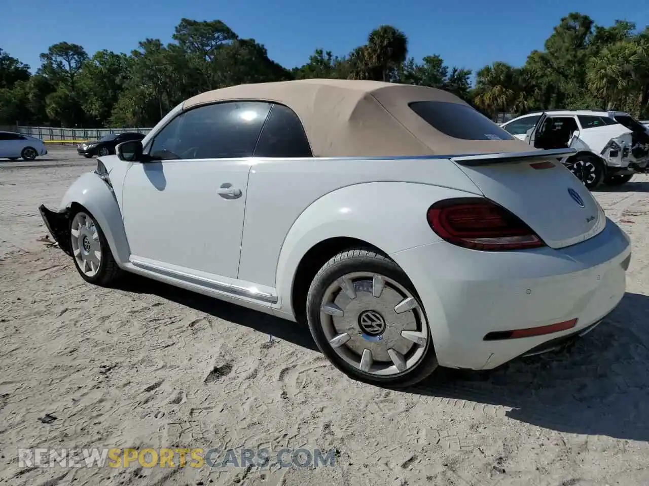 2 Photograph of a damaged car 3VW5DAAT5KM512519 VOLKSWAGEN BEETLE 2019