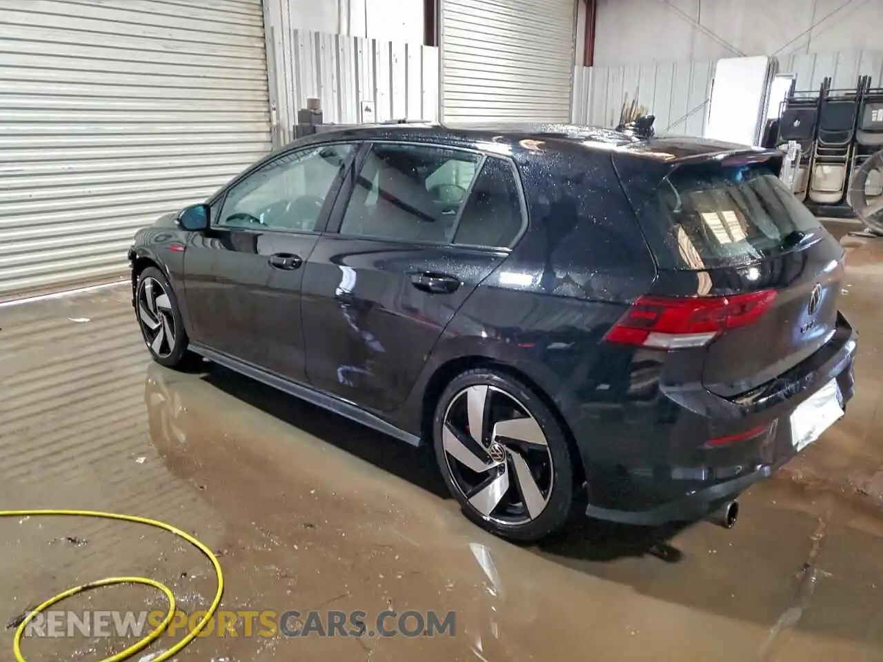 2 Фотография поврежденного автомобиля WVWGA7CD3RW217135 VOLKSWAGEN GTI 2024