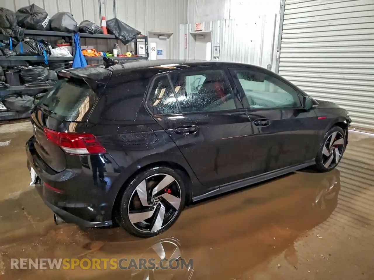 3 Фотография поврежденного автомобиля WVWGA7CD3RW217135 VOLKSWAGEN GTI 2024
