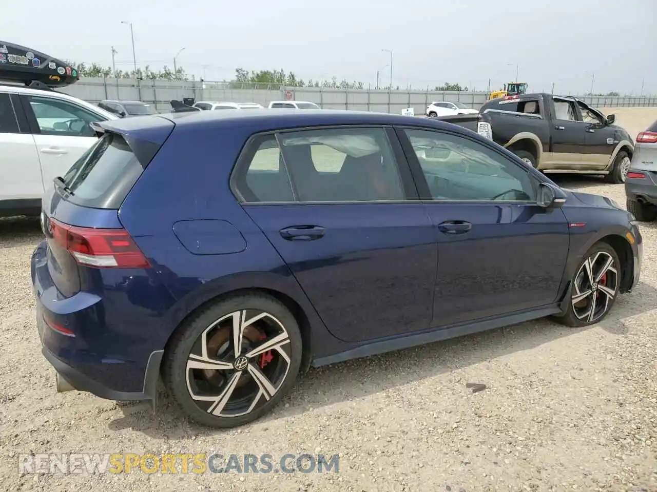 3 Фотография поврежденного автомобиля WVWGA7CD8RW120044 VOLKSWAGEN GTI 2024