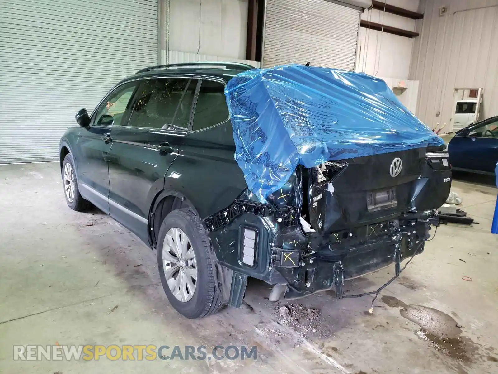 3 Фотография поврежденного автомобиля 3VV3B7AX4JM153461 VOLKSWAGEN TIGUAN 2018