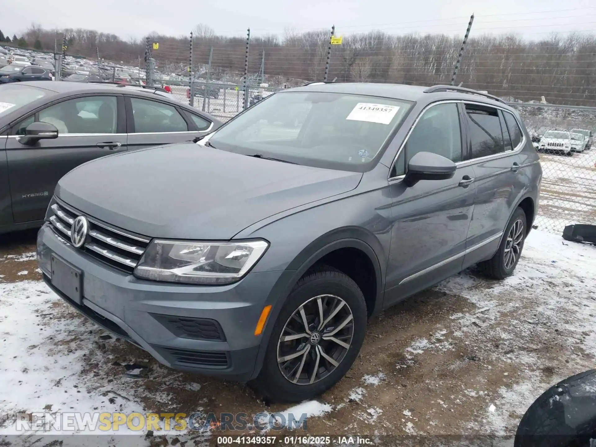 2 Photograph of a damaged car 3VV2B7AX7LM066135 VOLKSWAGEN TIGUAN 2020
