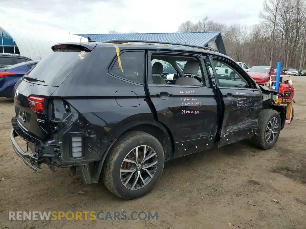 3 Photograph of a damaged car 3VV0B7AX1MM059495 VOLKSWAGEN TIGUAN 2021