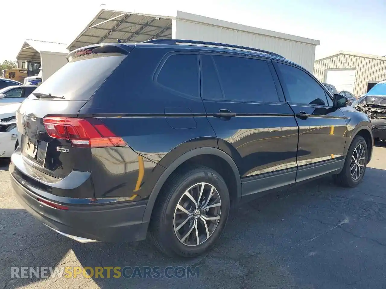 3 Photograph of a damaged car 3VV0B7AX4MM041864 VOLKSWAGEN TIGUAN 2021