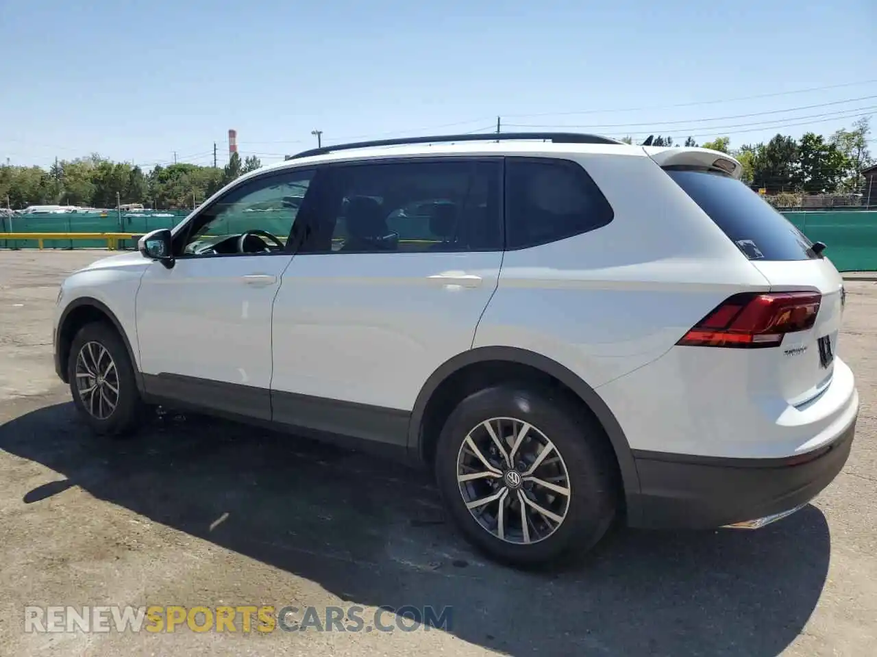 2 Photograph of a damaged car 3VV0B7AX4MM137316 VOLKSWAGEN TIGUAN 2021