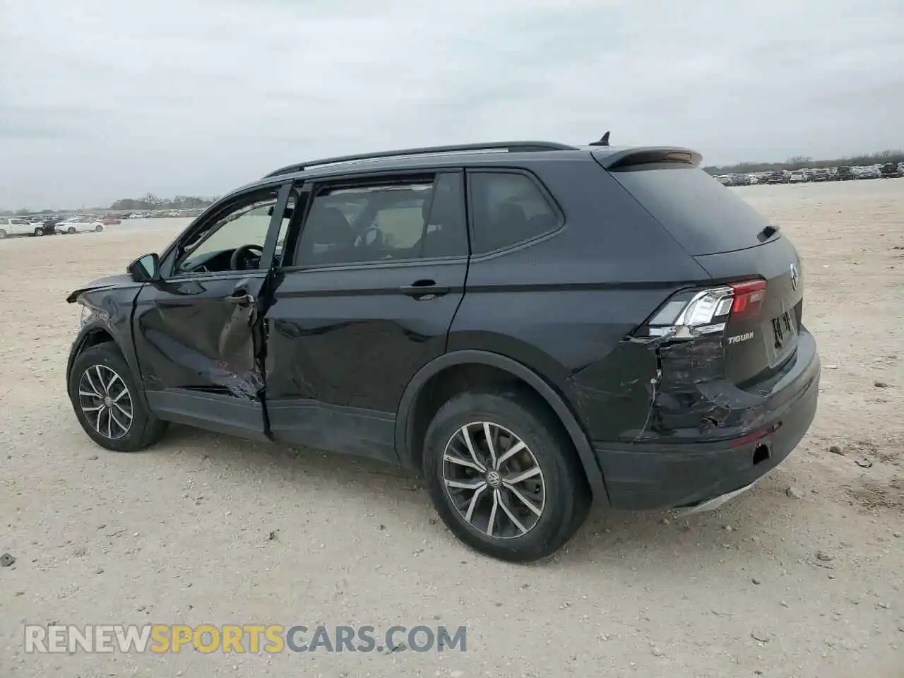 2 Photograph of a damaged car 3VV0B7AX7MM016358 VOLKSWAGEN TIGUAN 2021