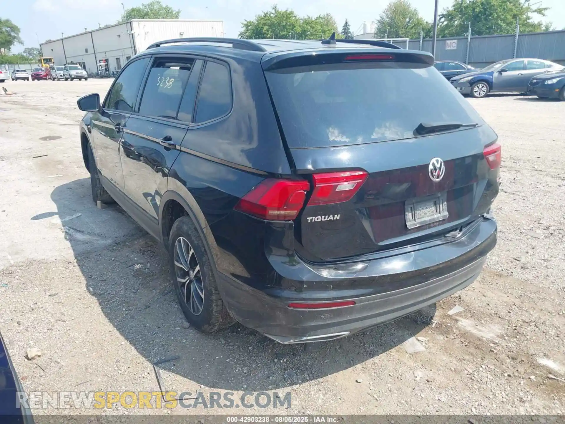 3 Photograph of a damaged car 3VV0B7AX7MM044483 VOLKSWAGEN TIGUAN 2021