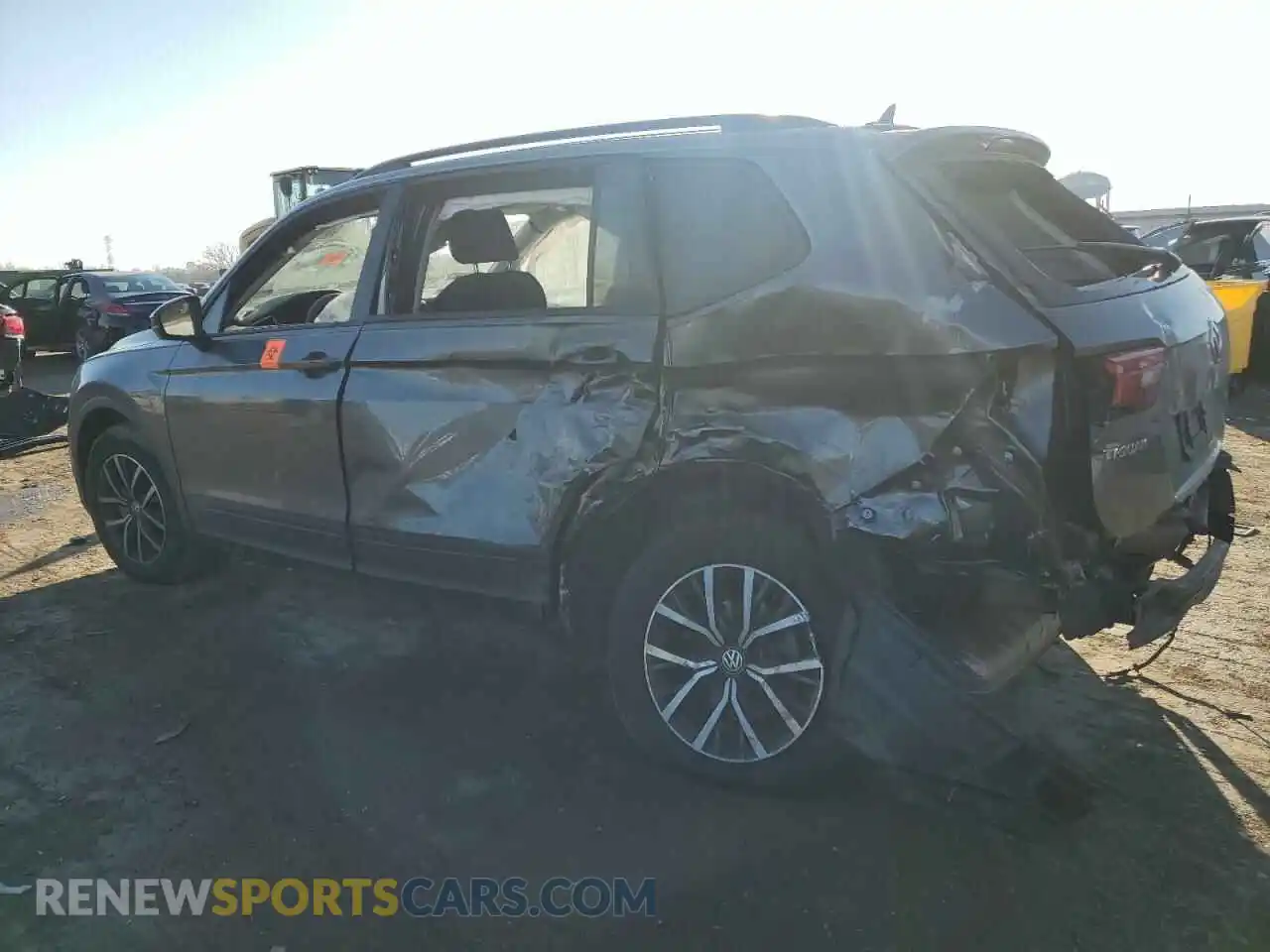 2 Photograph of a damaged car 3VV0B7AX7MM135897 VOLKSWAGEN TIGUAN 2021