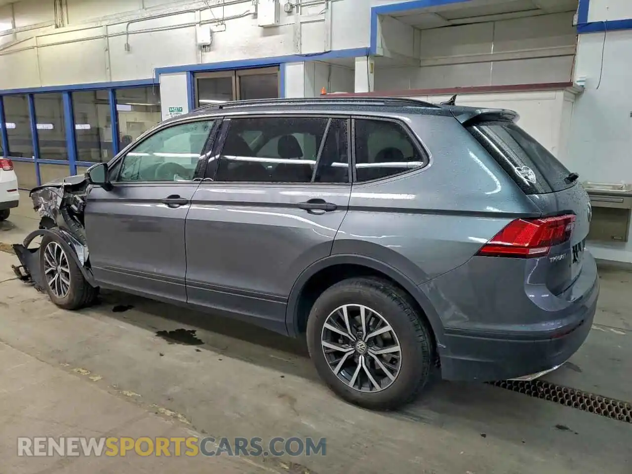 2 Photograph of a damaged car 3VV0B7AX8MM065035 VOLKSWAGEN TIGUAN 2021