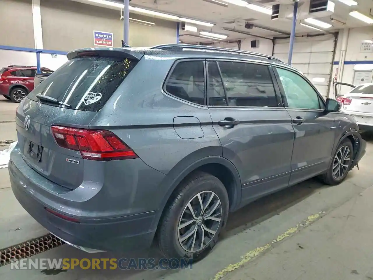 3 Photograph of a damaged car 3VV0B7AX8MM065035 VOLKSWAGEN TIGUAN 2021