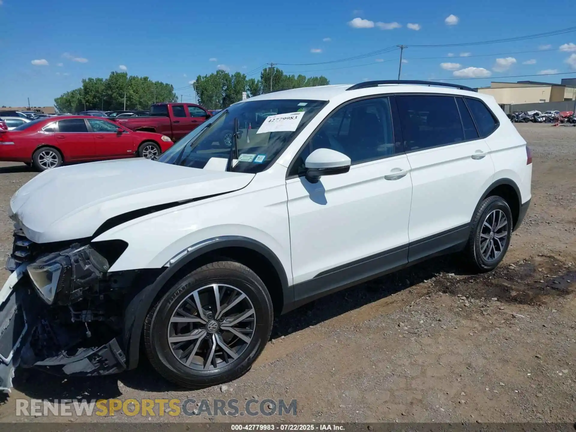 2 Photograph of a damaged car 3VV0B7AX8MM079064 VOLKSWAGEN TIGUAN 2021
