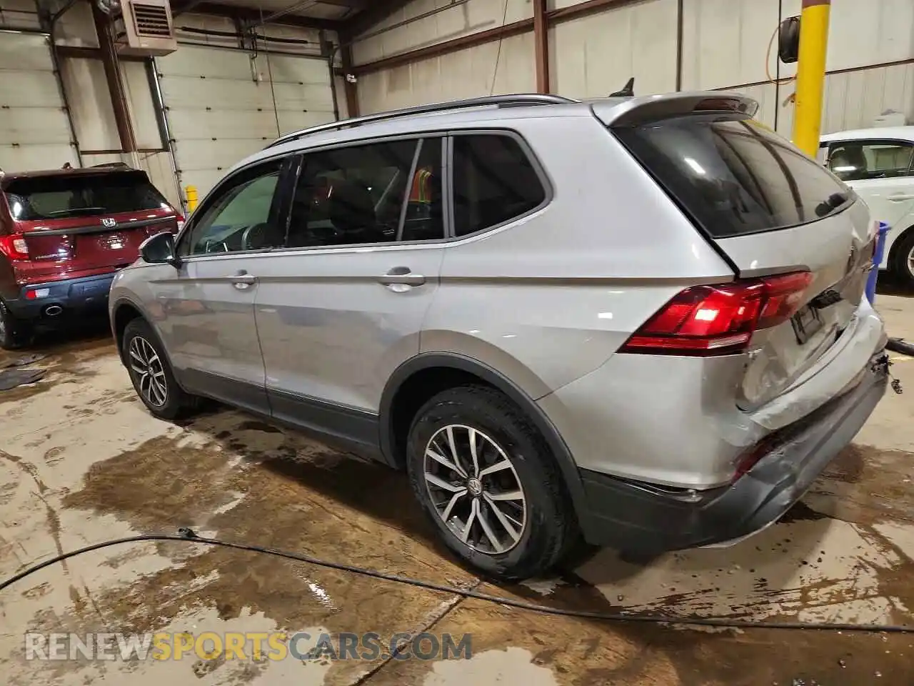 2 Photograph of a damaged car 3VV0B7AX8MM079940 VOLKSWAGEN TIGUAN 2021