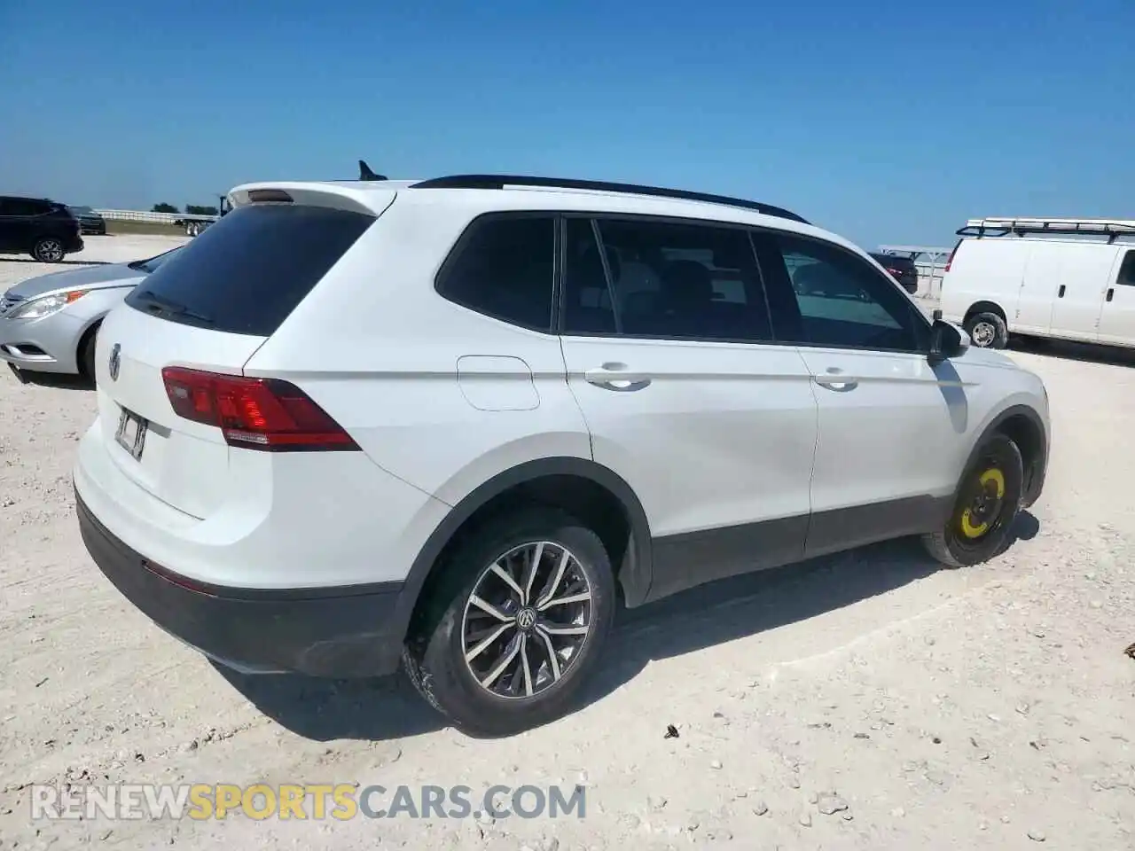 3 Photograph of a damaged car 3VV1B7AX2MM142132 VOLKSWAGEN TIGUAN 2021