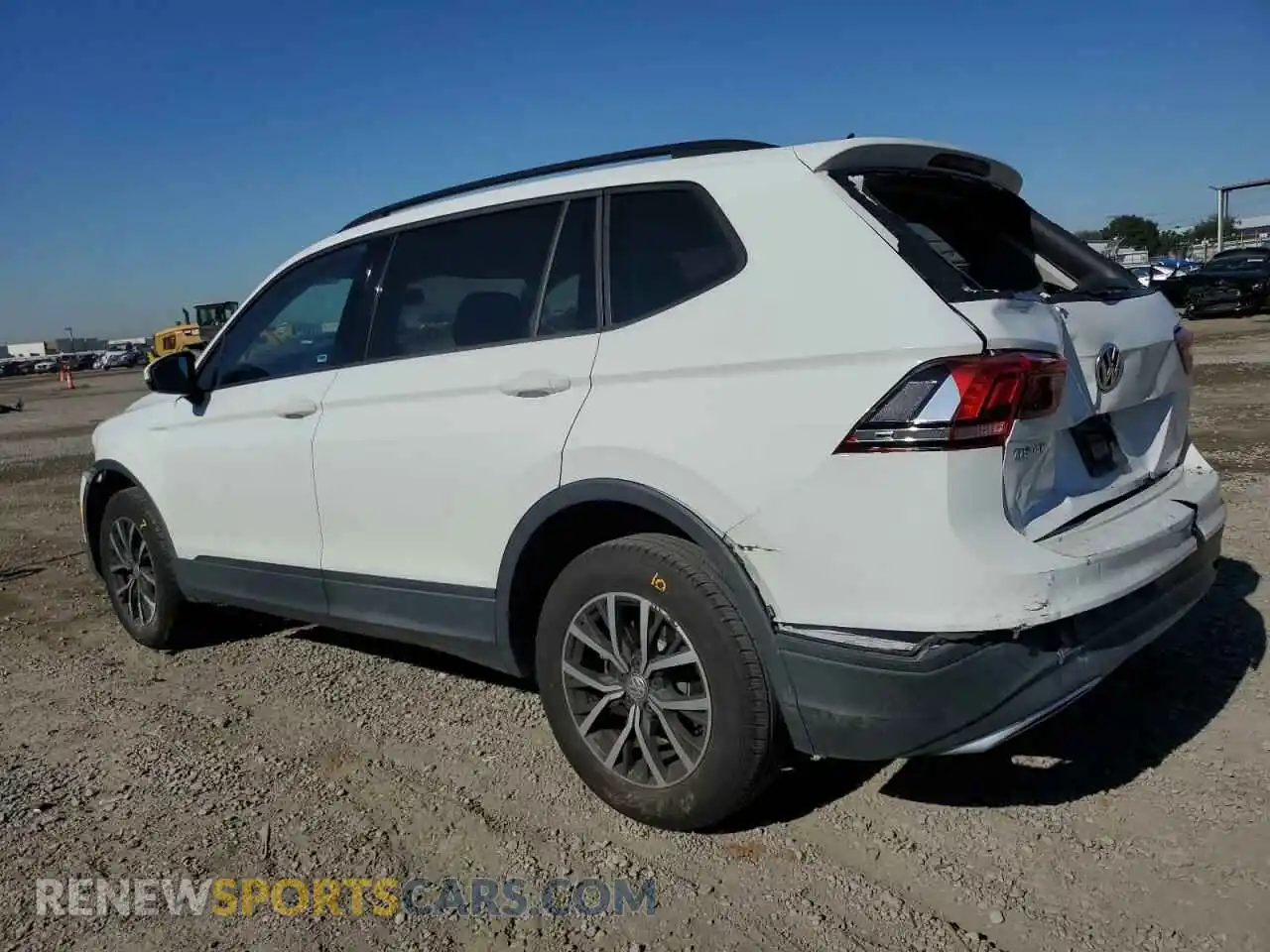 2 Photograph of a damaged car 3VV1B7AX6MM071758 VOLKSWAGEN TIGUAN 2021