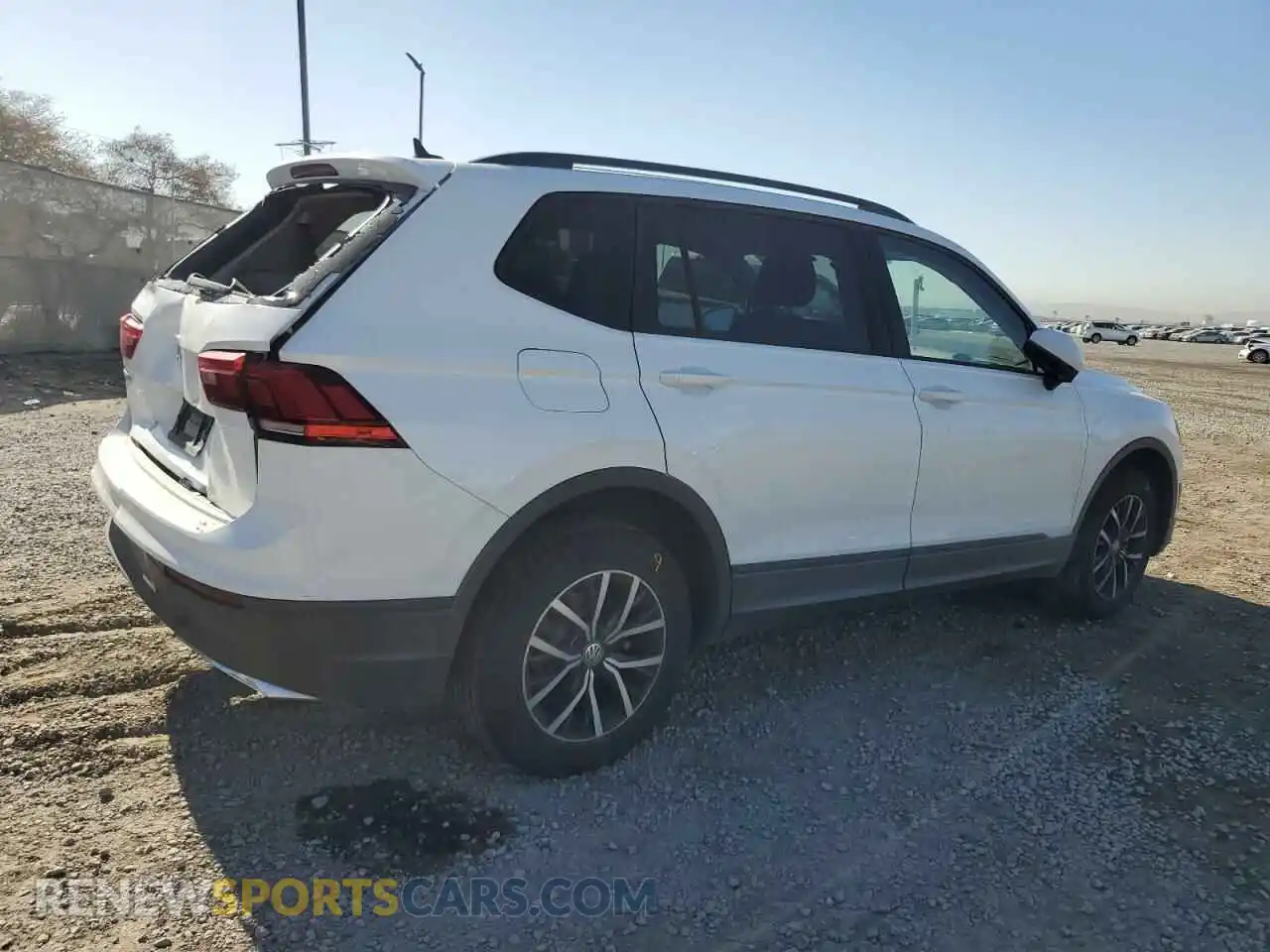 3 Photograph of a damaged car 3VV1B7AX6MM071758 VOLKSWAGEN TIGUAN 2021
