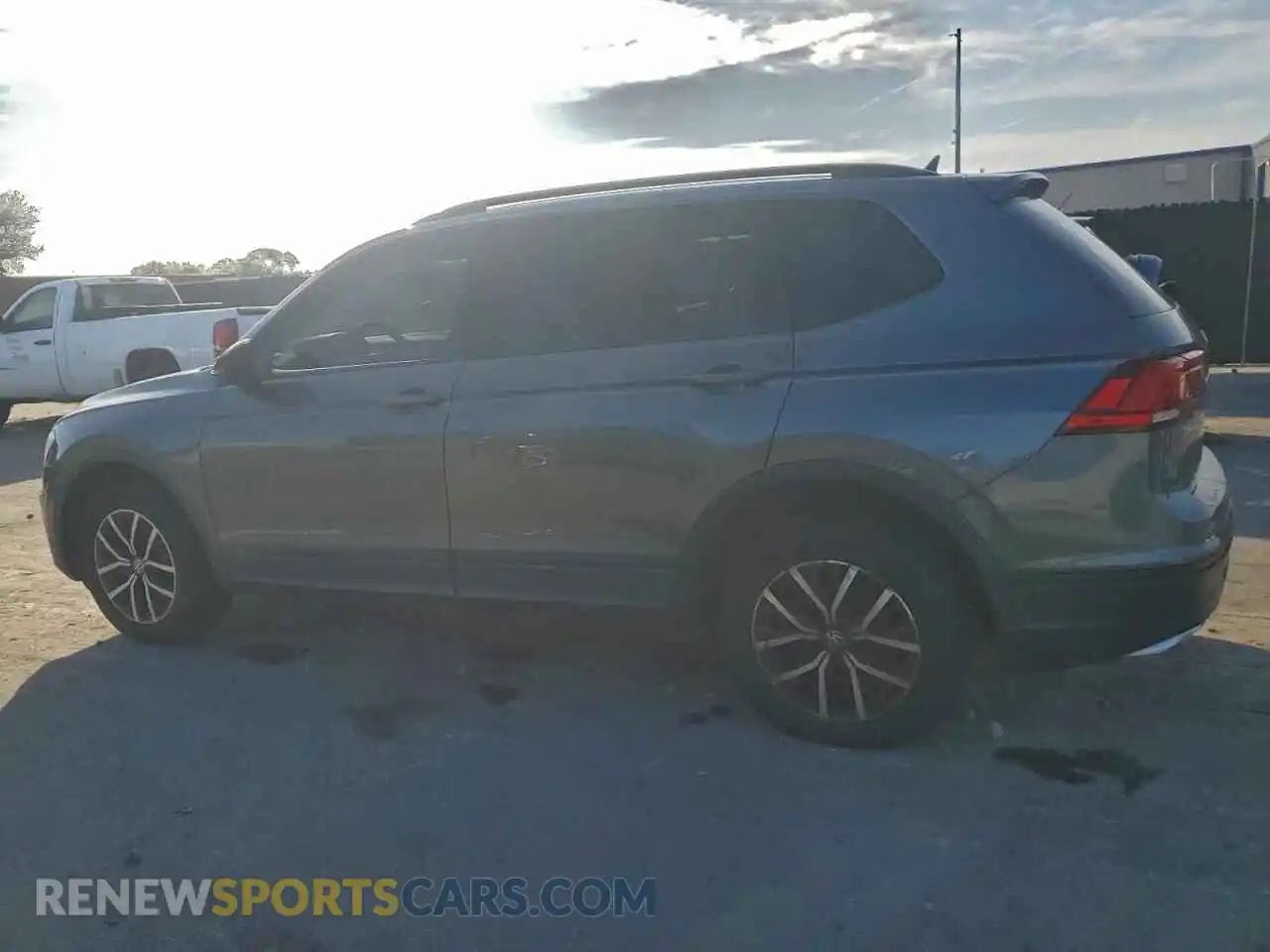 2 Photograph of a damaged car 3VV1B7AX9MM110066 VOLKSWAGEN TIGUAN 2021