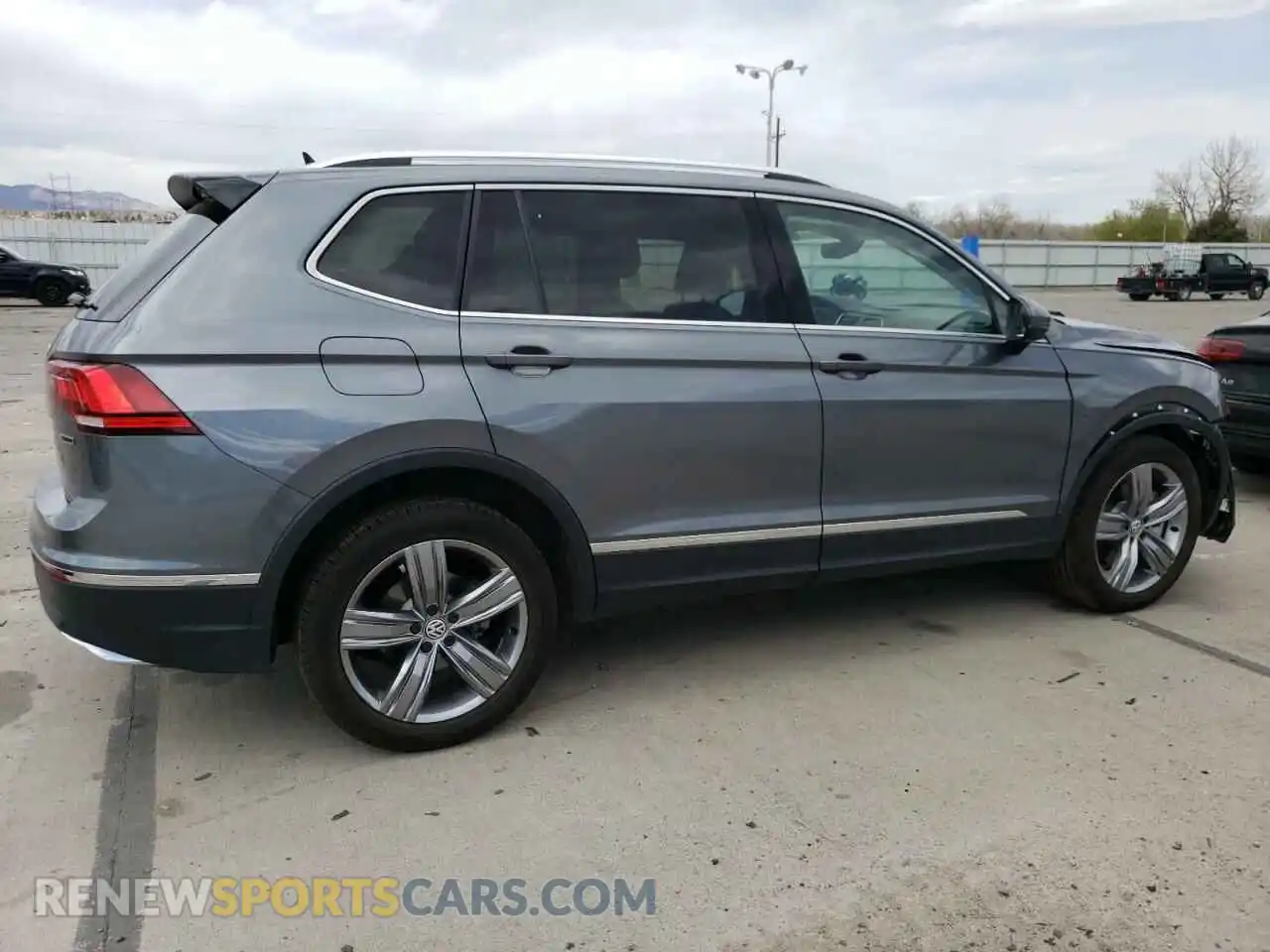 3 Photograph of a damaged car 3VV2B7AX0MM082811 VOLKSWAGEN TIGUAN 2021