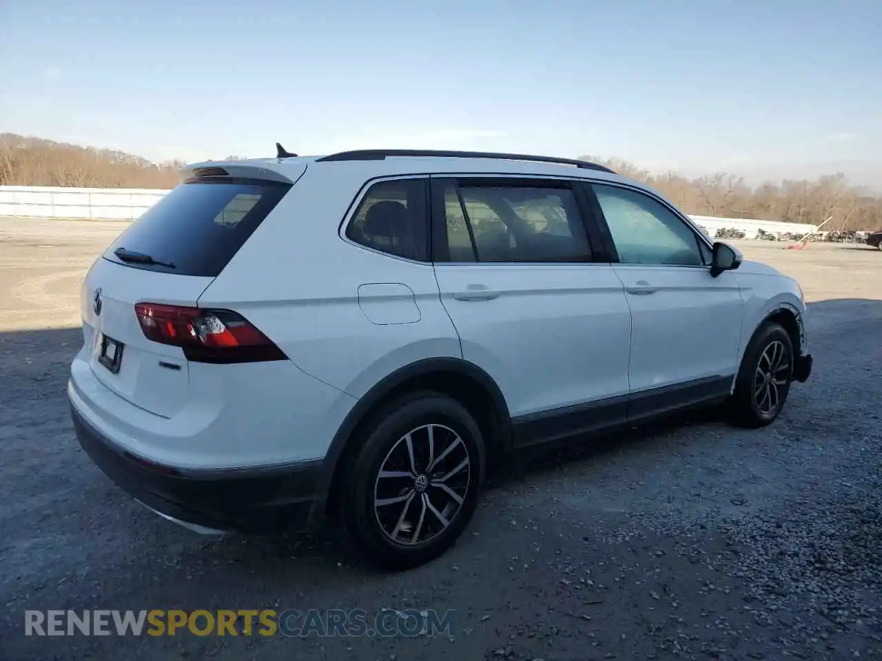 3 Photograph of a damaged car 3VV2B7AX2MM026224 VOLKSWAGEN TIGUAN 2021