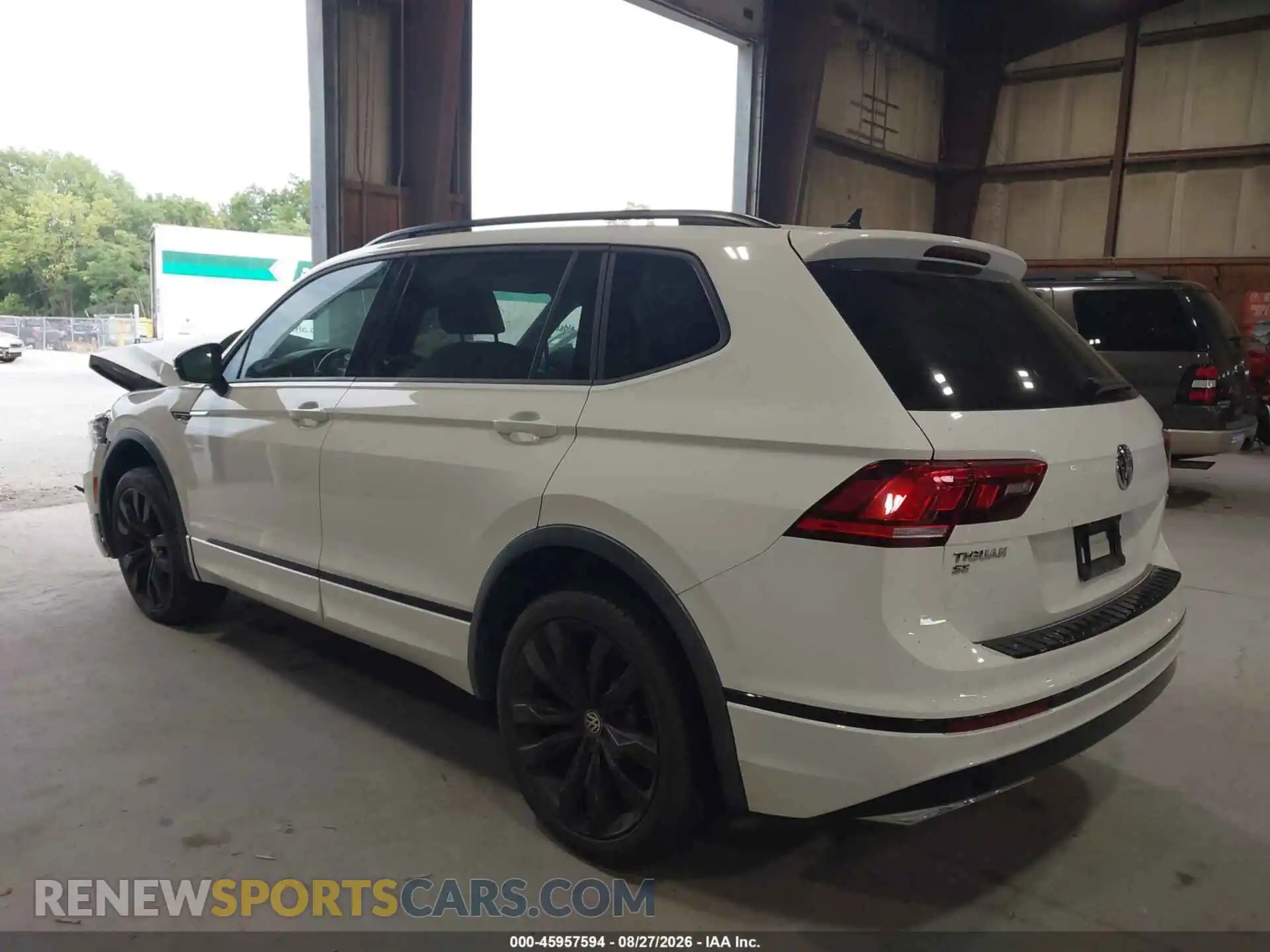 3 Photograph of a damaged car 3VV2B7AX2MM042584 VOLKSWAGEN TIGUAN 2021