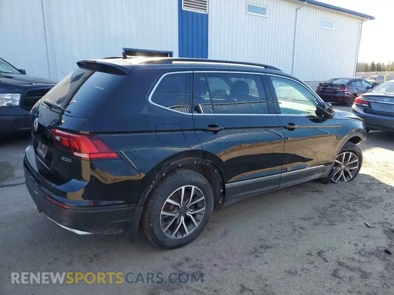 3 Photograph of a damaged car 3VV2B7AX2MM083572 VOLKSWAGEN TIGUAN 2021