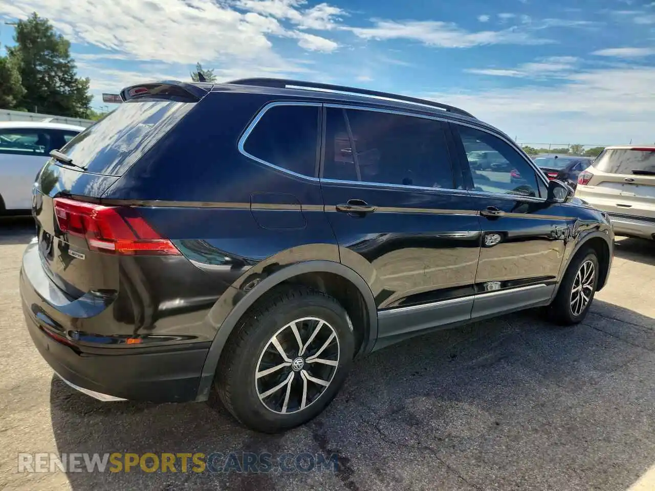 3 Photograph of a damaged car 3VV2B7AX2MM096984 VOLKSWAGEN TIGUAN 2021