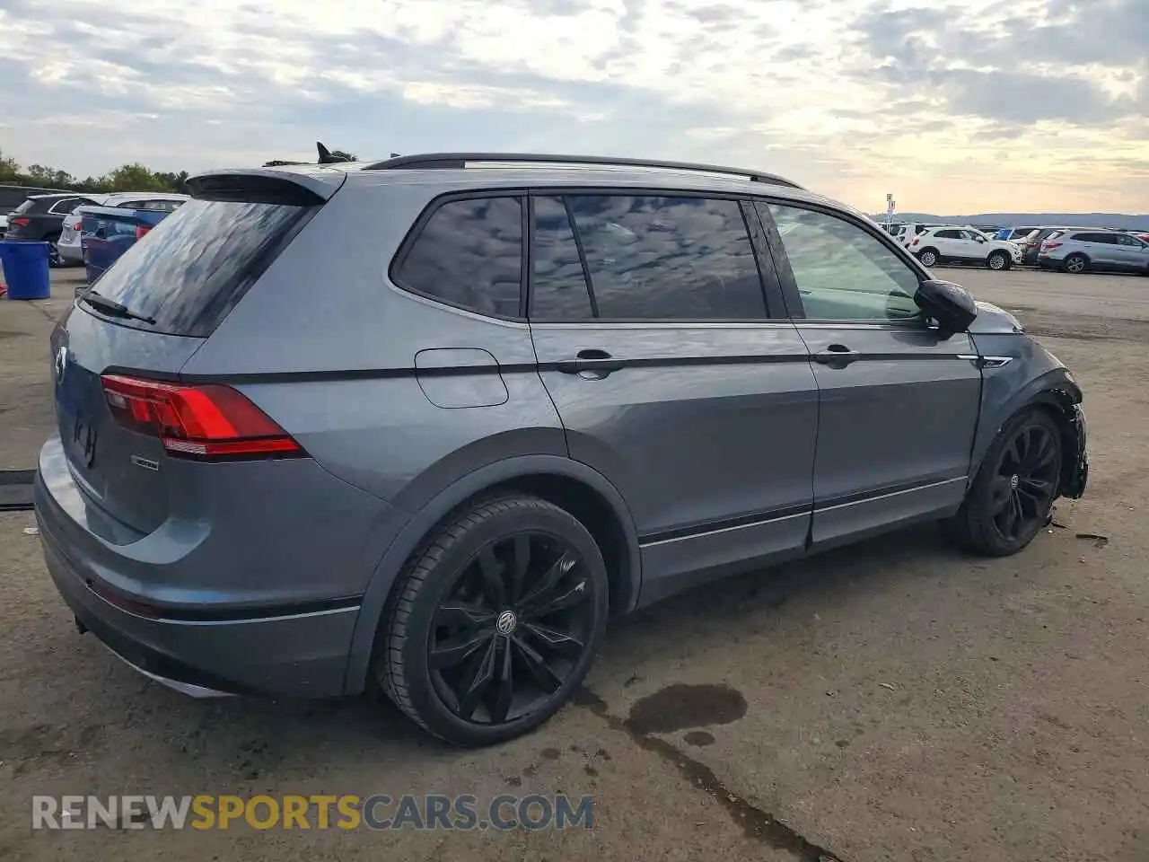 3 Photograph of a damaged car 3VV2B7AX2MM111483 VOLKSWAGEN TIGUAN 2021