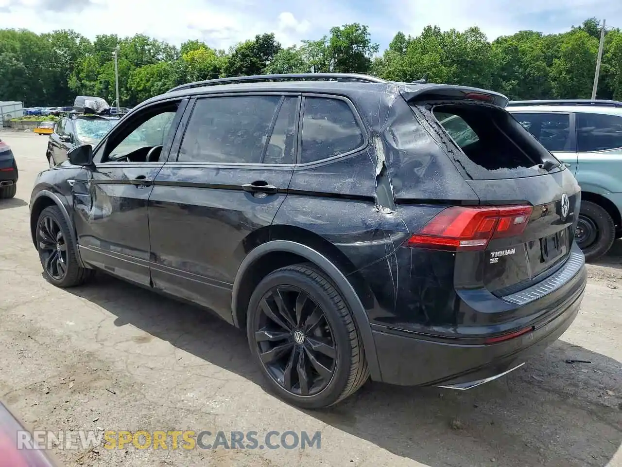 2 Photograph of a damaged car 3VV2B7AX3MM070992 VOLKSWAGEN TIGUAN 2021