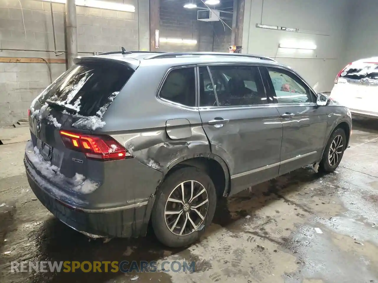 3 Photograph of a damaged car 3VV2B7AX3MM091213 VOLKSWAGEN TIGUAN 2021
