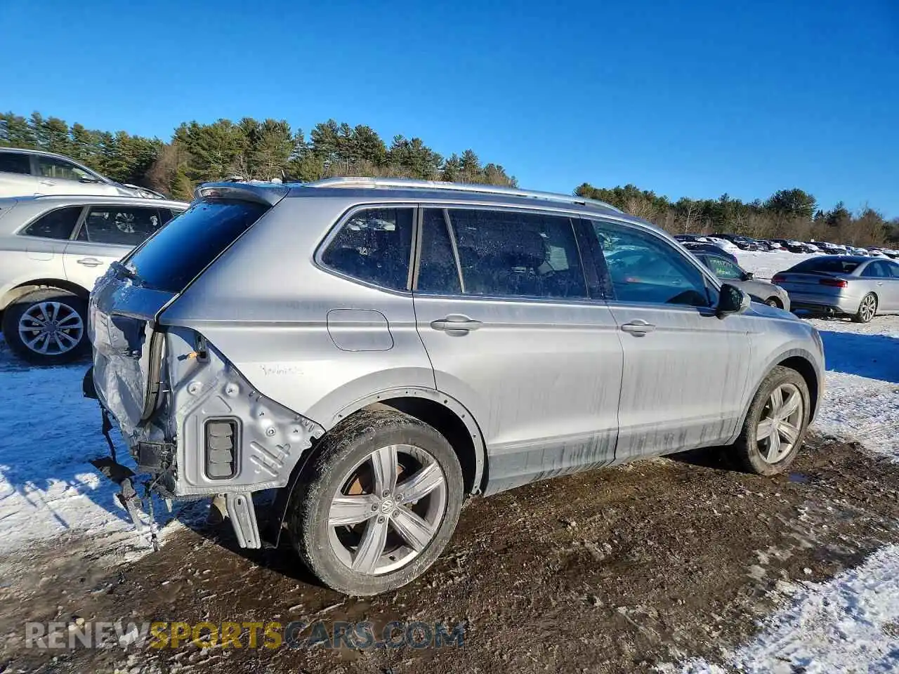3 Photograph of a damaged car 3VV2B7AX4MM005696 VOLKSWAGEN TIGUAN 2021