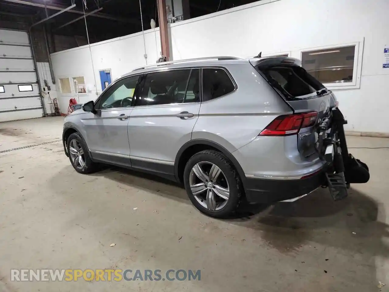 2 Photograph of a damaged car 3VV2B7AX4MM025785 VOLKSWAGEN TIGUAN 2021