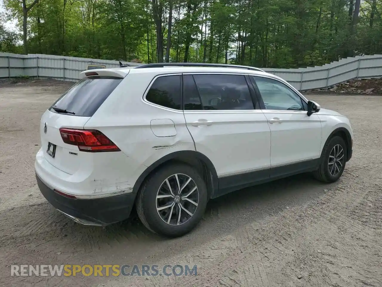 3 Photograph of a damaged car 3VV2B7AX4MM055479 VOLKSWAGEN TIGUAN 2021