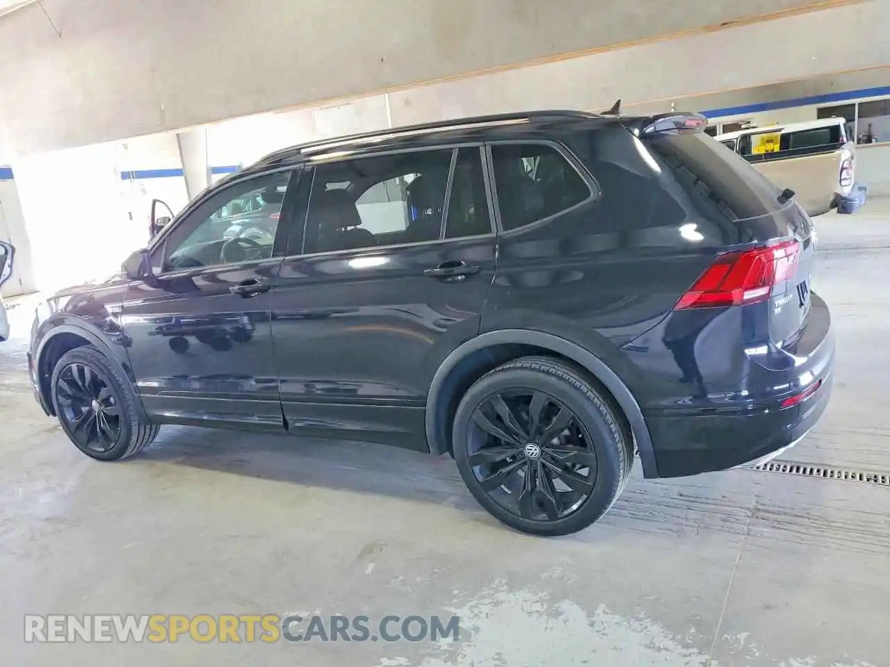 2 Photograph of a damaged car 3VV2B7AX5MM078592 VOLKSWAGEN TIGUAN 2021