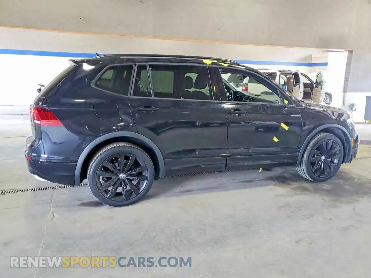 3 Photograph of a damaged car 3VV2B7AX5MM078592 VOLKSWAGEN TIGUAN 2021