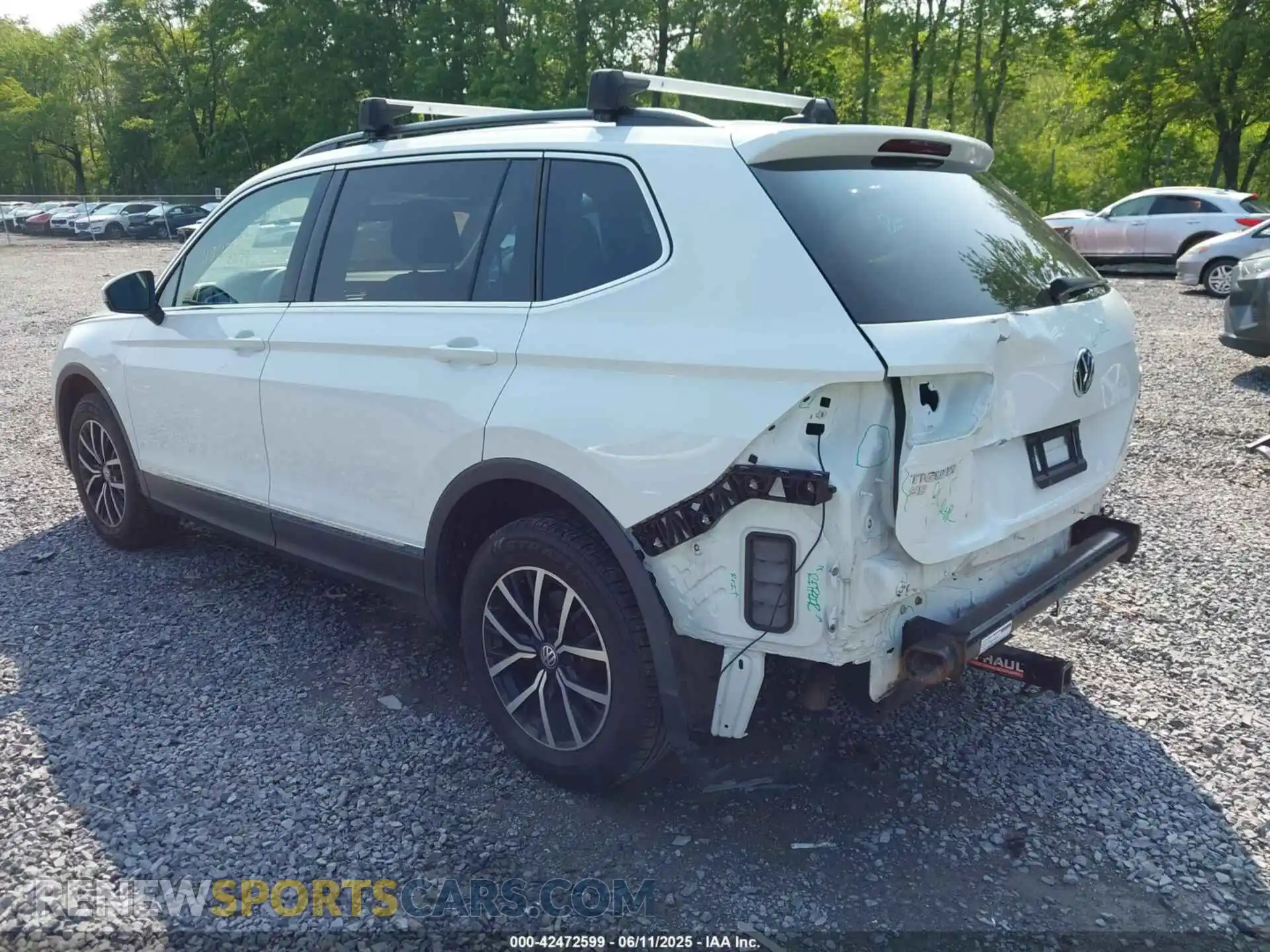3 Photograph of a damaged car 3VV2B7AX6MM040076 VOLKSWAGEN TIGUAN 2021
