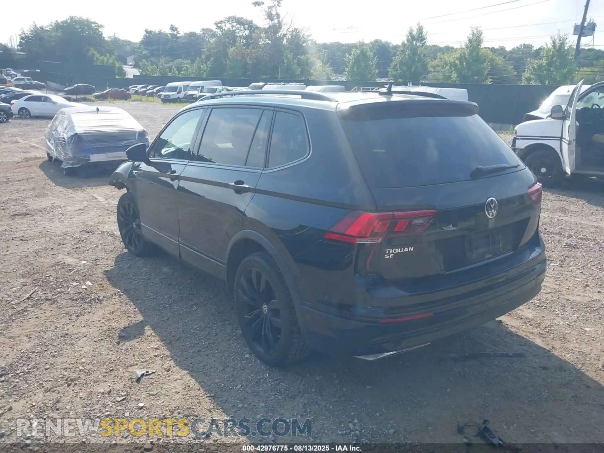 3 Фотография поврежденного автомобиля 3VV2B7AX6MM050901 VOLKSWAGEN TIGUAN 2021