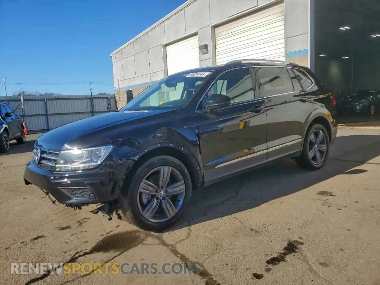 1 Photograph of a damaged car 3VV2B7AX7MM005532 VOLKSWAGEN TIGUAN 2021