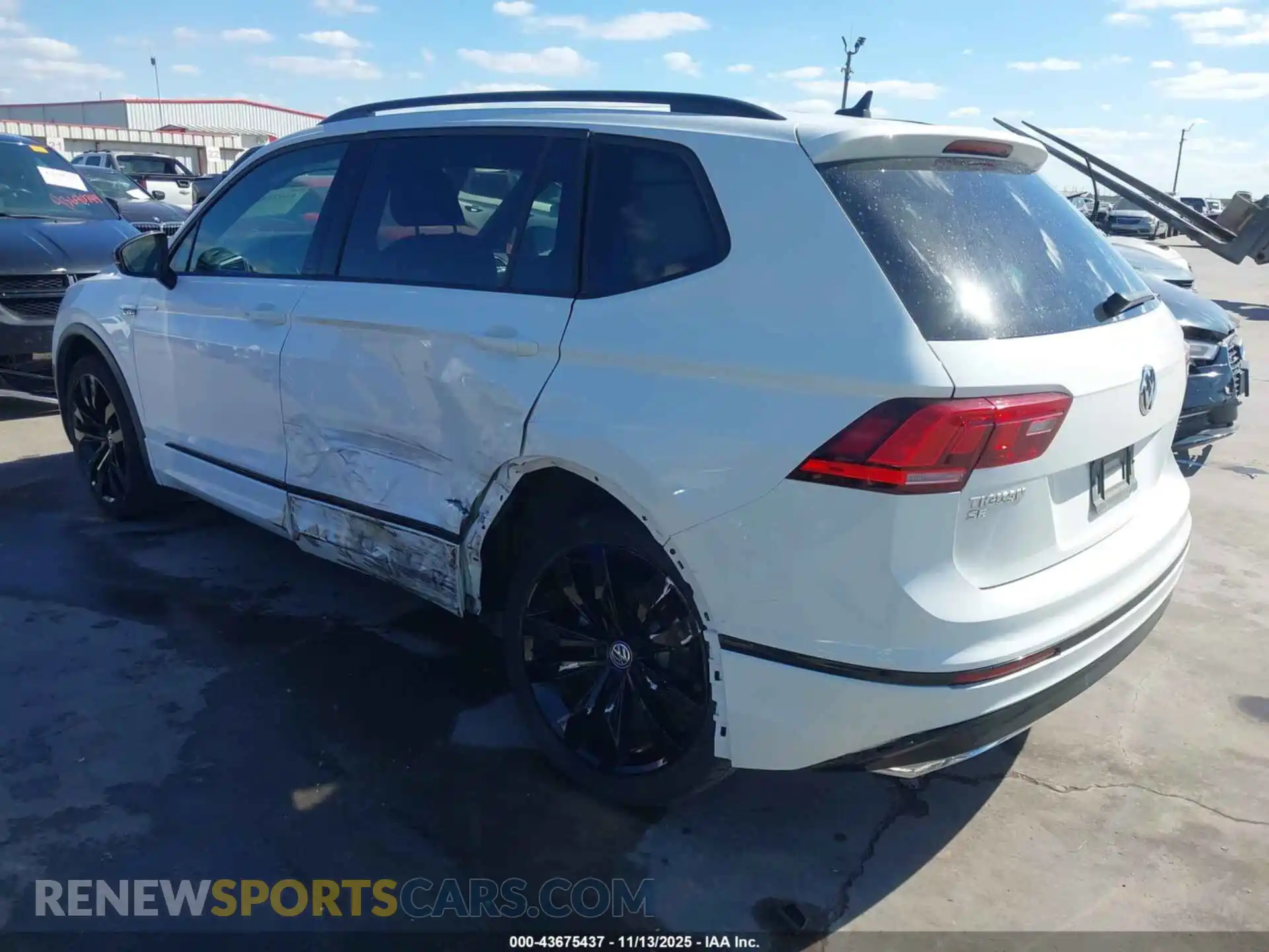 3 Photograph of a damaged car 3VV2B7AX7MM042015 VOLKSWAGEN TIGUAN 2021