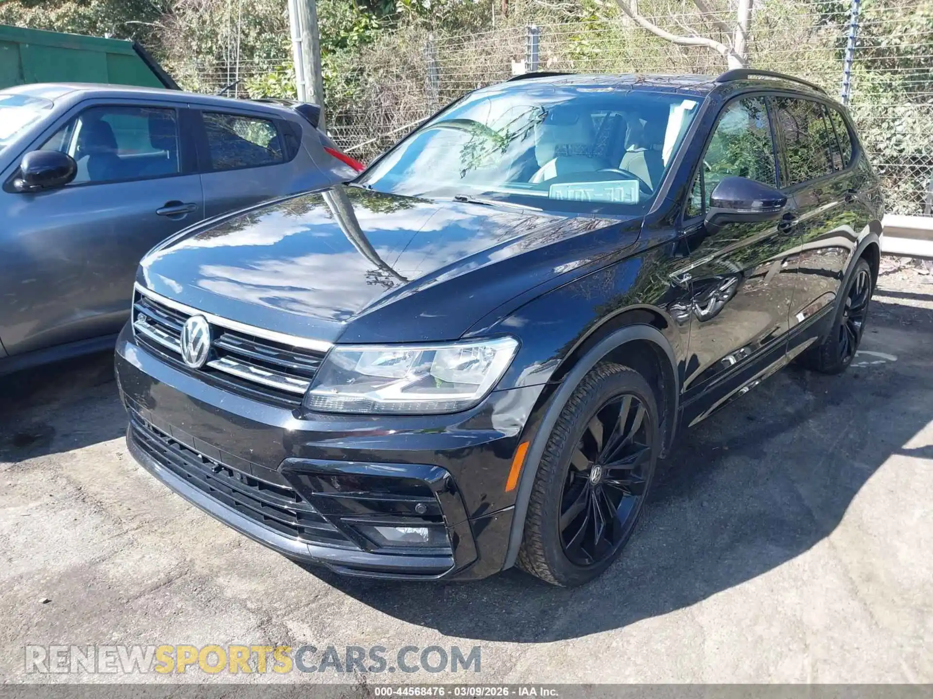 2 Photograph of a damaged car 3VV2B7AX7MM081865 VOLKSWAGEN TIGUAN 2021