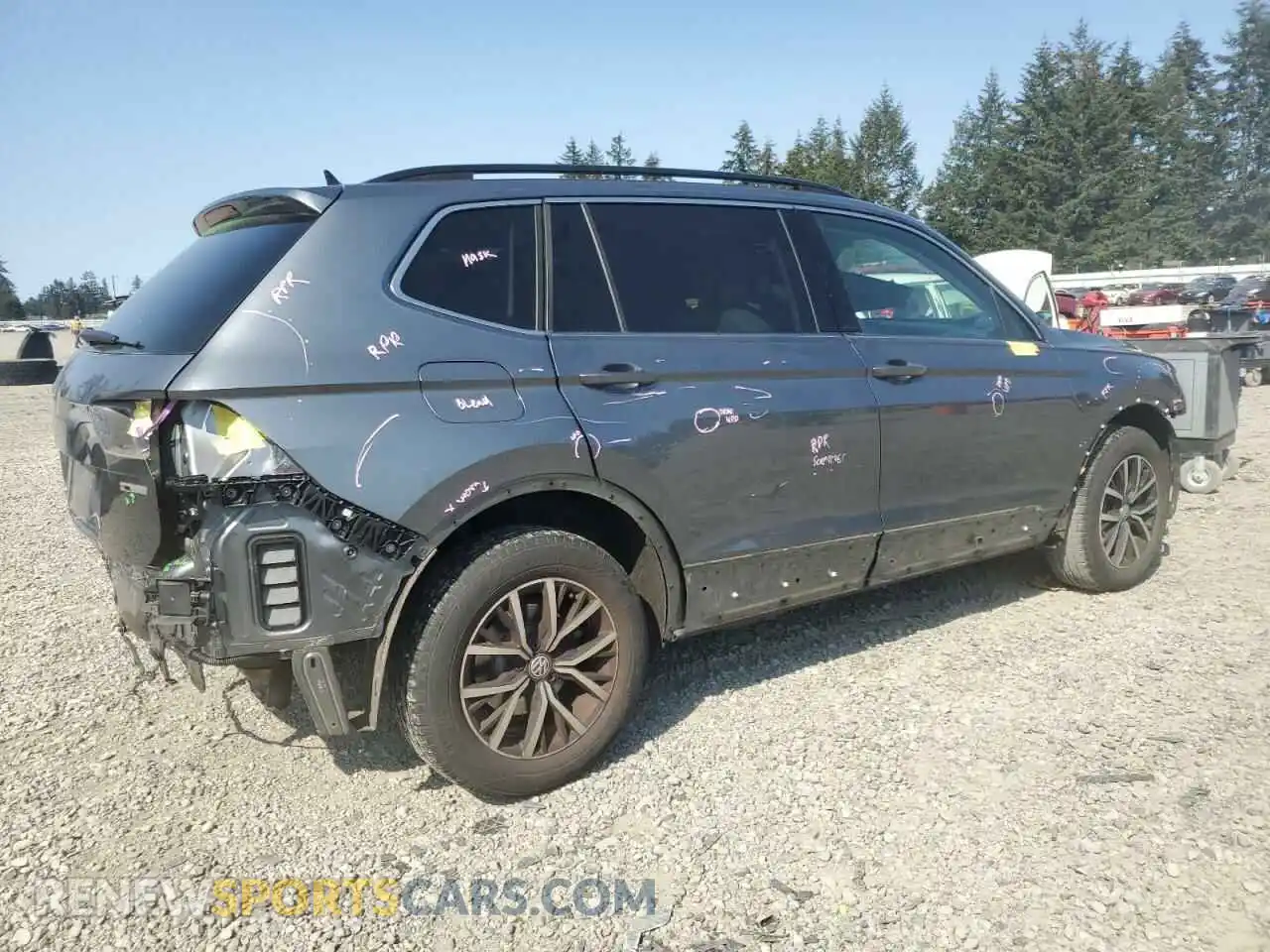 3 Photograph of a damaged car 3VV2B7AX8MM007743 VOLKSWAGEN TIGUAN 2021