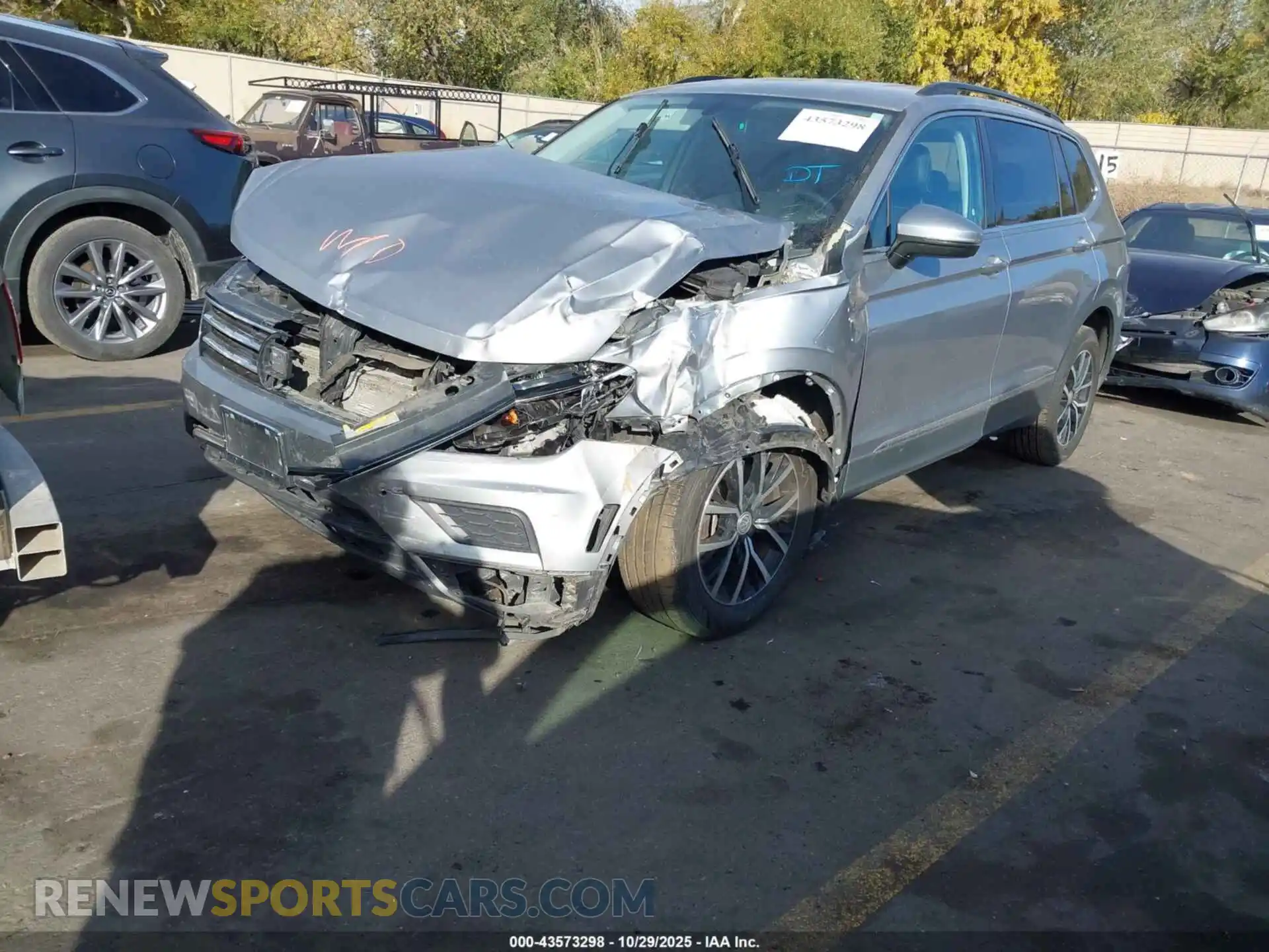 2 Photograph of a damaged car 3VV2B7AX8MM044906 VOLKSWAGEN TIGUAN 2021
