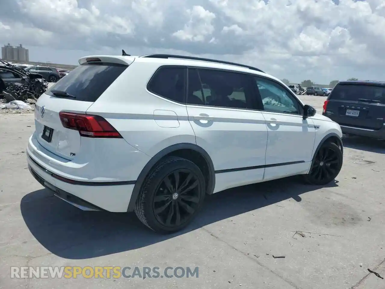 3 Photograph of a damaged car 3VV3B7AX0MM137813 VOLKSWAGEN TIGUAN 2021