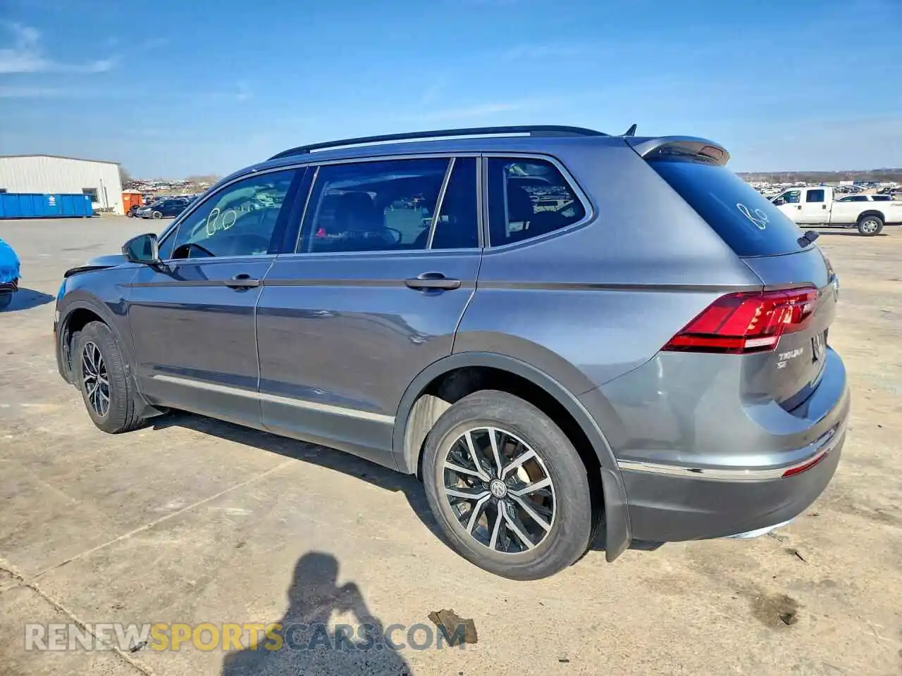 2 Photograph of a damaged car 3VV3B7AX1MM070431 VOLKSWAGEN TIGUAN 2021