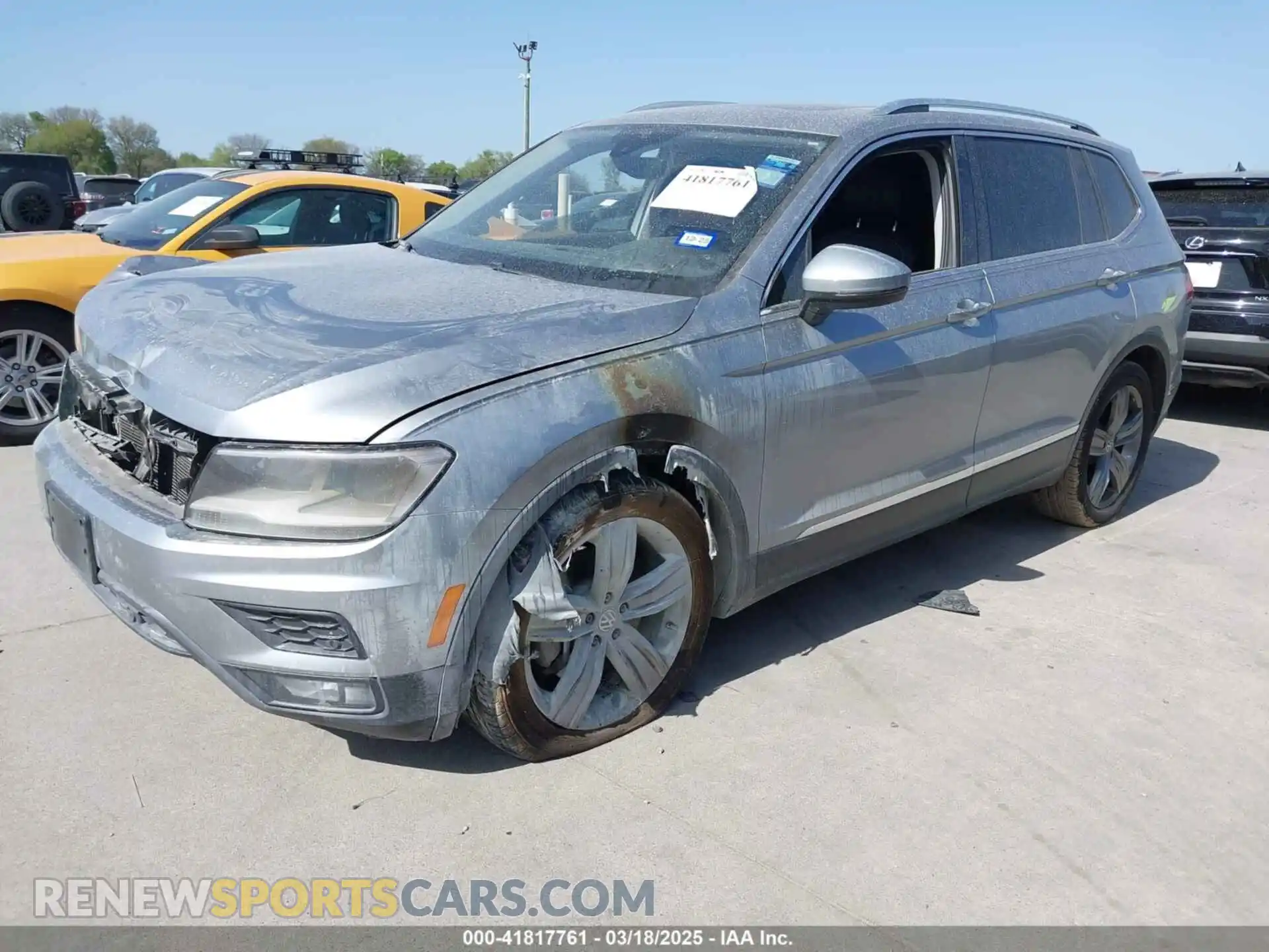 2 Photograph of a damaged car 3VV3B7AX2MM013607 VOLKSWAGEN TIGUAN 2021