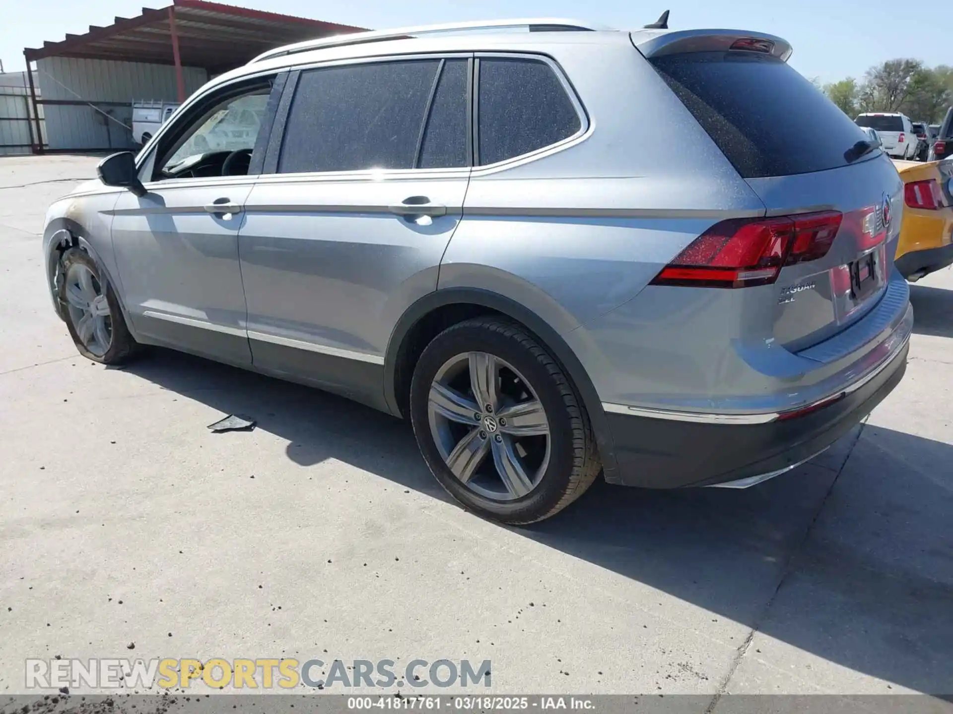3 Photograph of a damaged car 3VV3B7AX2MM013607 VOLKSWAGEN TIGUAN 2021
